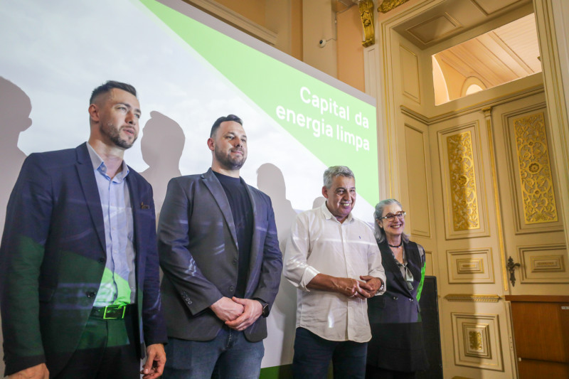 Projetos de energia limpa foram apresentados em ato no Paço Municipal nesta quarta-feira