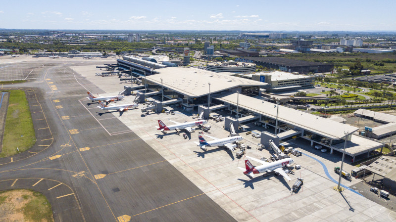 Aeroporto de Porto Alegre volta a ter voos em 21 de outubro 