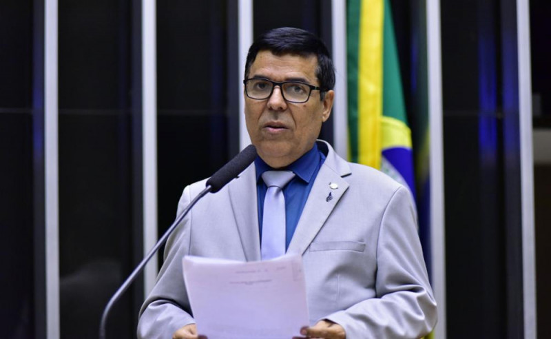 Paulo Fernando defende que a Câmara vote imediatamente a PEC 2006 de 2012, do senador Antônio Carlos Valadares, estabelecendo o diploma de Jornalismo