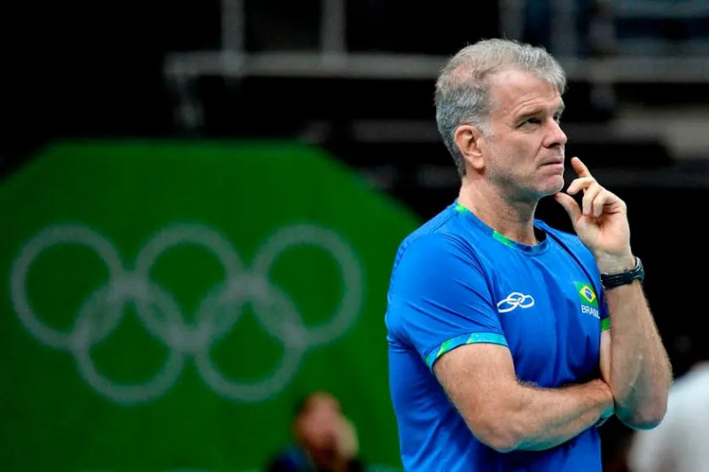 Time do técnico Bernardinho enfrentará a Polônia, atual campeã do torneio