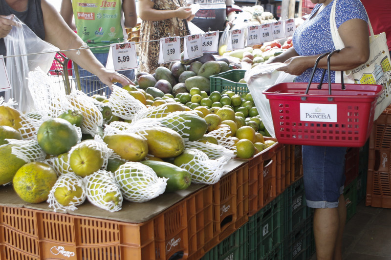 Os preços de Alimentação e bebidas aumentaram 0,98% em junho, após alta de 0,26% em maio