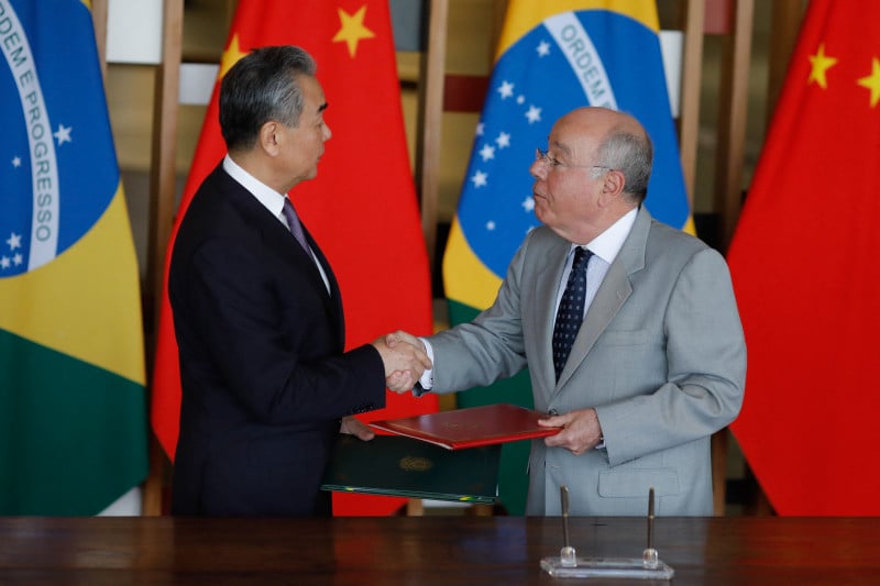 Ministro das Relações Exteriores, Mauro Vieira, se reuniu com o chinês Wang Yi no Palácio do Itamaraty