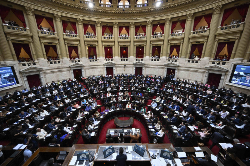 Com o apoio de legisladores da oposição, o partido governista La Libertad Avanza conseguiu o quórum necessário para iniciar a sessão