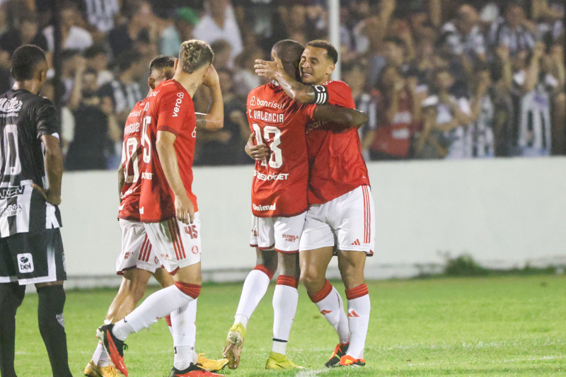 Inter venceu o Santa Cruz com gols de Bruno Henrique e Valencia