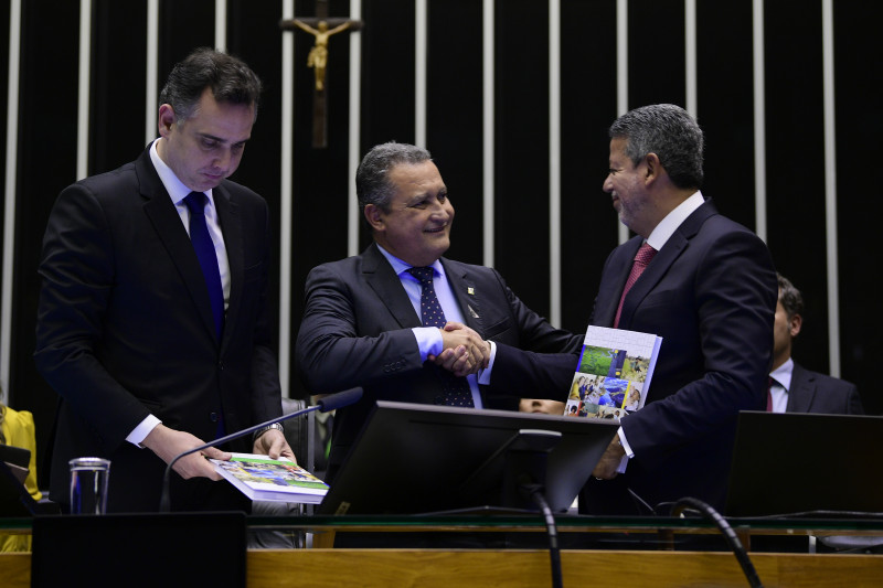 Na sessão de abertura do ano no Legislativo, Lira e Rui tiveram momentos de descontração