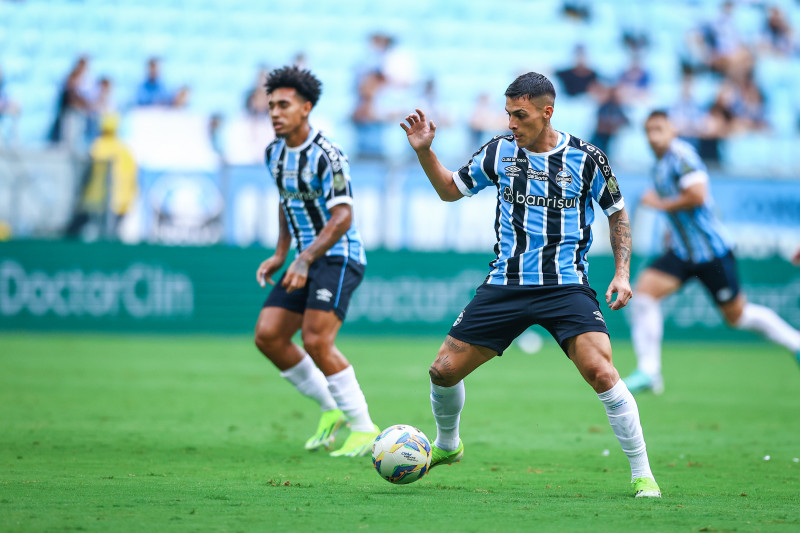 Pavón e Du Queiroz são as caras novas que Portaluppi deve usar no domingo