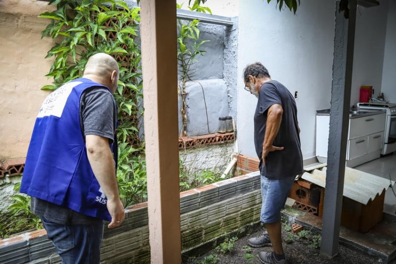 Objetivo dos agentes é eliminar possíveis focos do mosquito Aedes aegypti