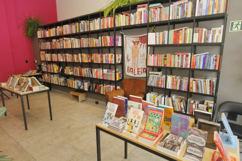 Localizada no Centro Hist&oacute;rico, a opera&ccedil;&atilde;o tem foco em leituras contempor&acirc;neas e temas atuais   Foto: EVANDRO OLIVEIRA/JC