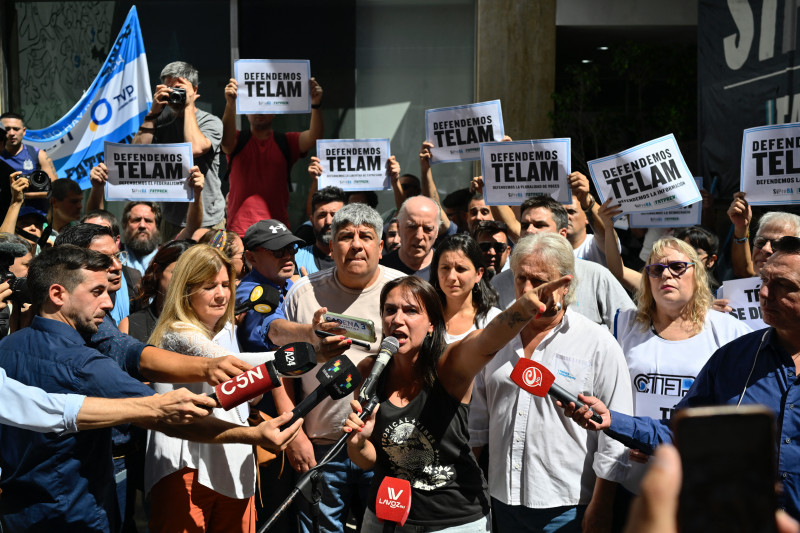 Por unanimidade, trabalhadores decidiram não aceitar o plano de demissão voluntária e manter a mobilização em frente à sede da Télam