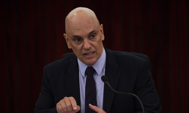 O passaporte de Bolsonaro foi apreendido por determinação do ministro do Supremo Tribunal Federal (STF) Alexandre de Moraes (foto)