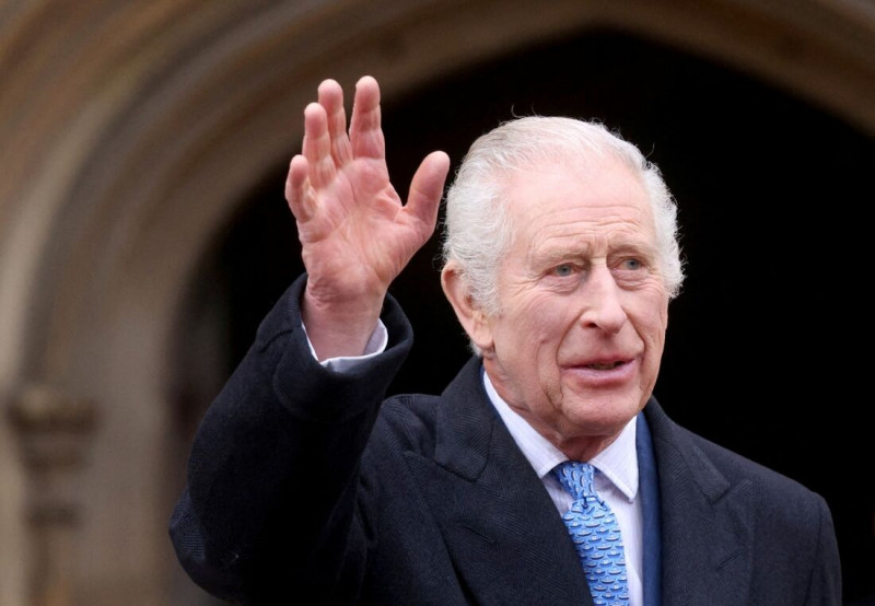 Líder da monarquia britânica vinha evitando aparições públicas
