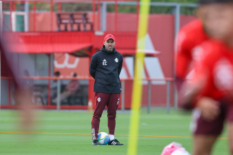 Para visitar o Palmeiras na quarta, Coudet tem até quatro desfalques no time titular