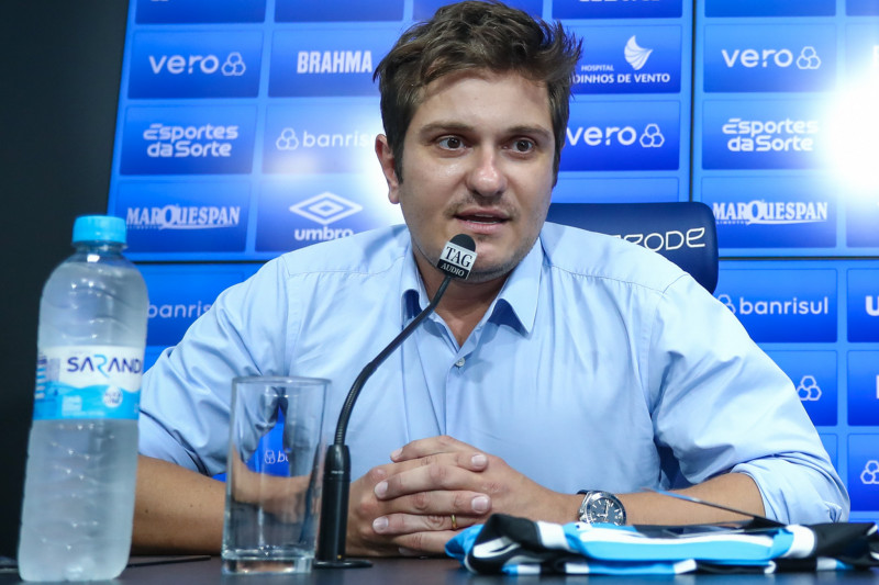 Vice-presidente de Futebol do Grêmio, Antônio Brum exige mais agilidade da CBF