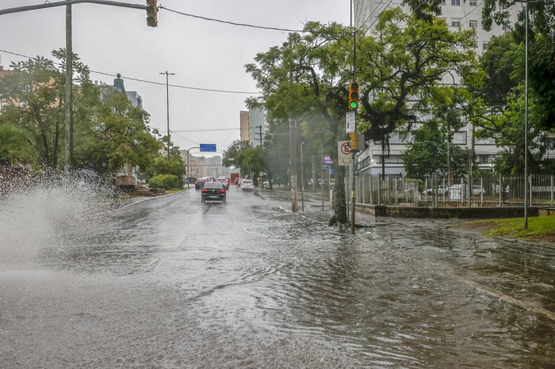  A chuva persiste até quinta-feira (2), com maior intensidade na primeira metade do dia