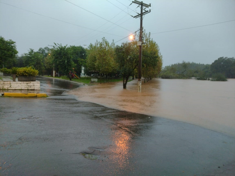 Em uma hora, o nível do Rio Caí subiu 24cm e está em 12,44m