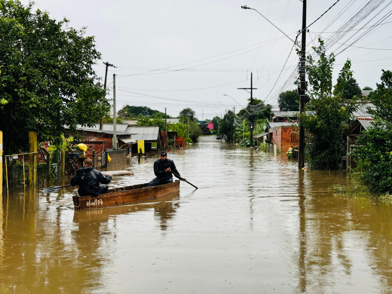 Em Taquara, no Vale do Paranhana, o rio subiu e atingiu as casas