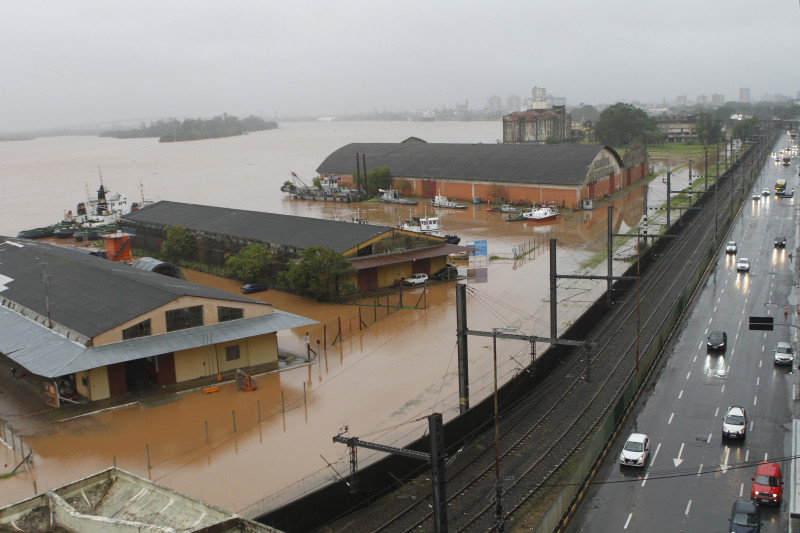 Até às 18h desta quinta-feira, o Lago atingia 3,29 m no Cais Mauá