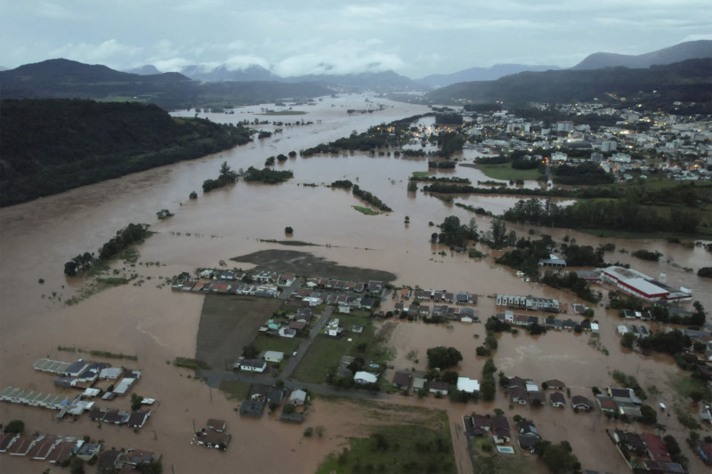 O Rio Taquari atingiu pela primeira vez na história a marca de 30 metros