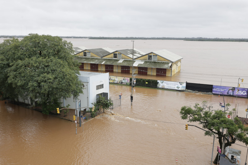 Armazéns do Cais Mauá foram tomados pela enchente de maio de 2024