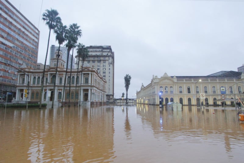 Centro Histórico de Porto Alegre voltou a ficar inundado, como em 1941