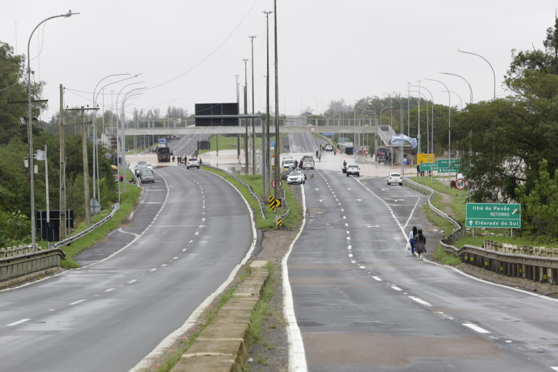 Ponte do Guaíba foi interditada e impediu acesso a ilhas e a zona Sul do Sul do Estado