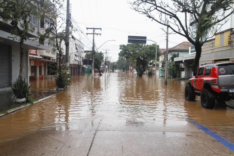 Vias bloqueadas em Porto Alegre