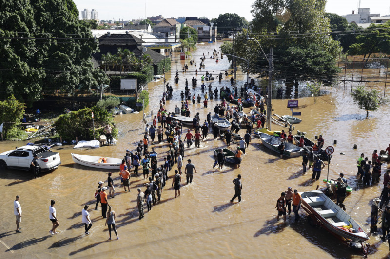 Dados da Defesa Civil informam que 1.450.078 foram afetadas pelas enchentes