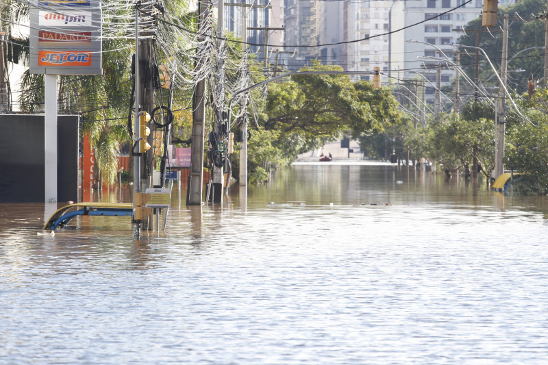 Além dos danos diretos das enchentes, os indiretos ainda não podem ser quantificados