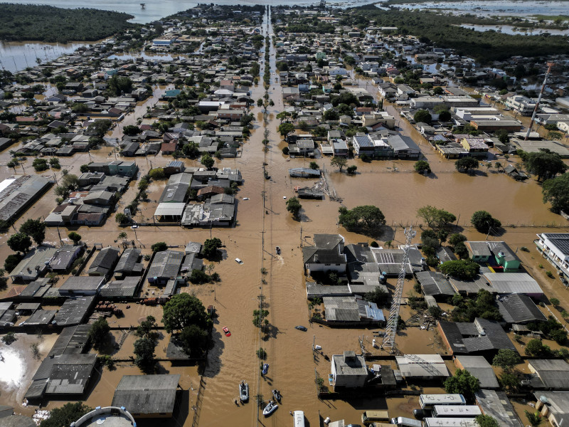 As chuvas e enchentes afetaram 447 municípios gaúchos