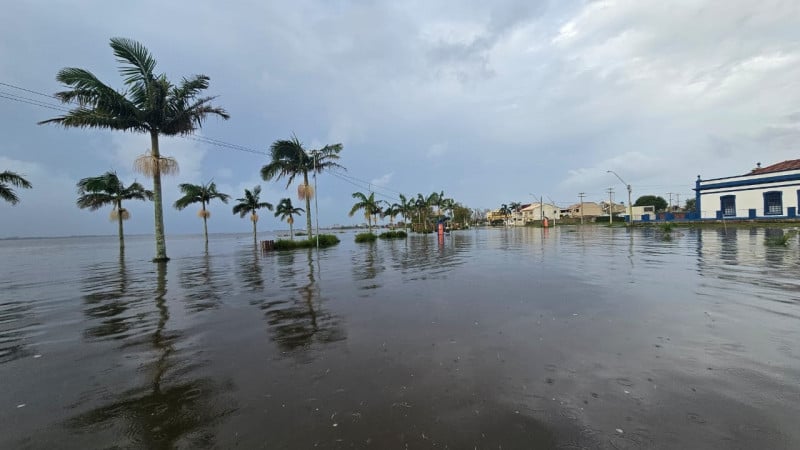 Em Rio Grande, Lagoa dos Patos deve seguir 50 cm acima do nível do Cais nos próximos dias