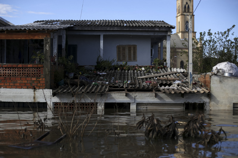  Levantamento apontará danos nas habitações; na foto, casa alagada em Canoas