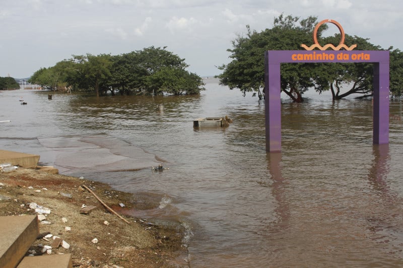 Tendência é de que as águas do Guaíba não recuem ao longo deste final de semana