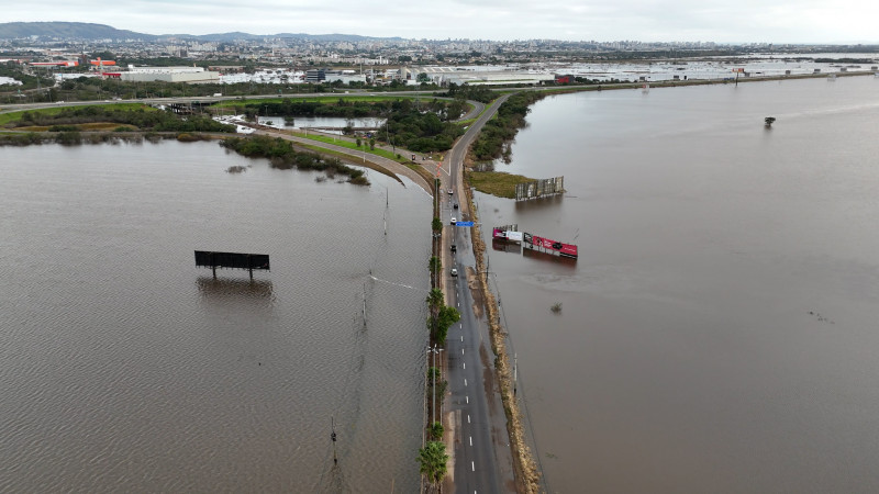 Porto Alegre ainda tem pontos de alagamentos, principalmente na Zona Norte