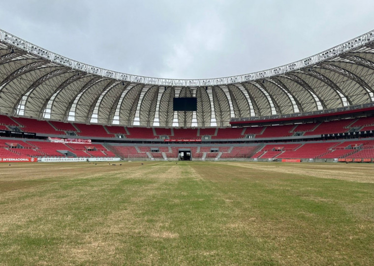 Dentro do estádio, plantio de inverno do gramado já está em curso