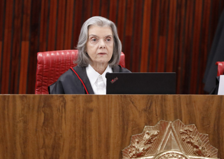 Cármen Lúcia intergra o Tribunal Superior Eleitoral desde 2008