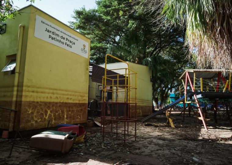 Serviços iniciaram nesta terça-feira em vistoria na Escola de Ensino Infantil Patinho Feio