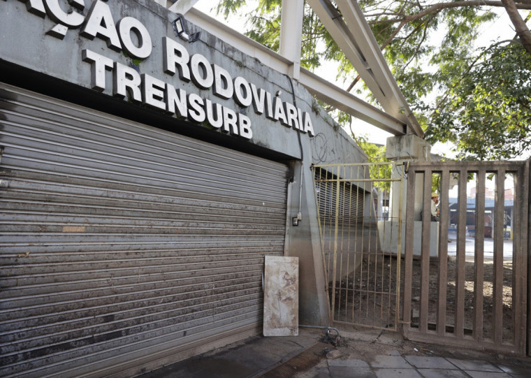Serviço segue suspenso em Porto Alegre sem previsão de retorno