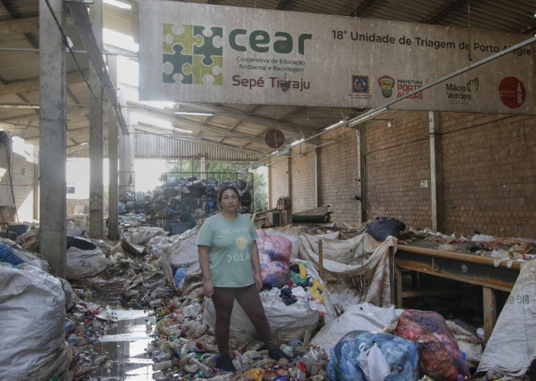 Núbia Luísa Vargas preside a Cooperativa de Educação Ambiental e Reciclagem Sepé Tiaraju, no bairro Navegantes