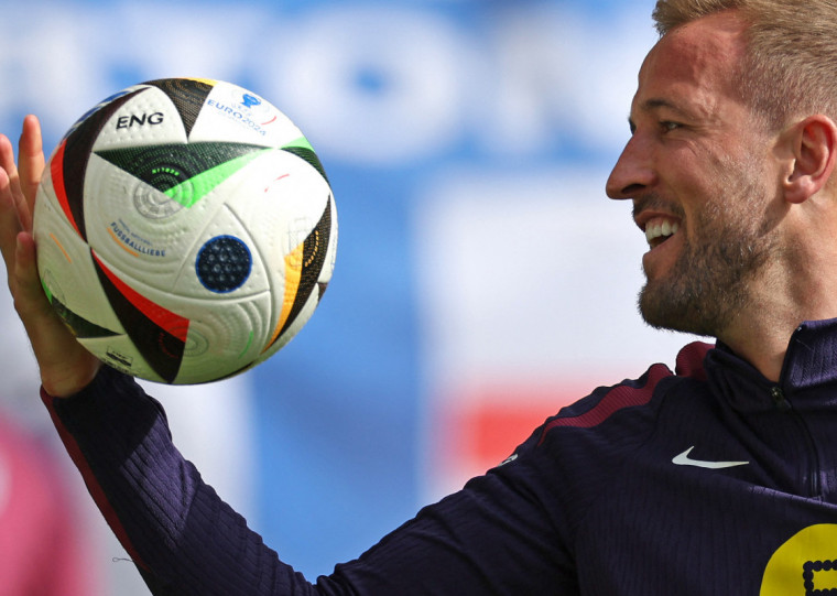 Inglaterra de Harry Kane já treina com a nova bola da Eurocopa 2024