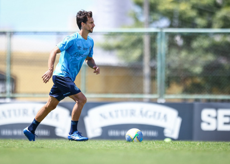 Rodrigo Caio foi registrado no BID e pode fazer sua estreia pelo Tricolor