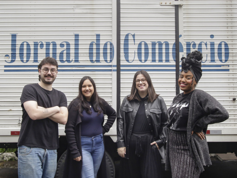 Jamil Aiquel, Stéfani Rodrigues, Isadora Jacoby e Júlia Fernandes fazem parte da equipe do GeraçãoE Foto: THAYNÁ WEISSBACH/JC