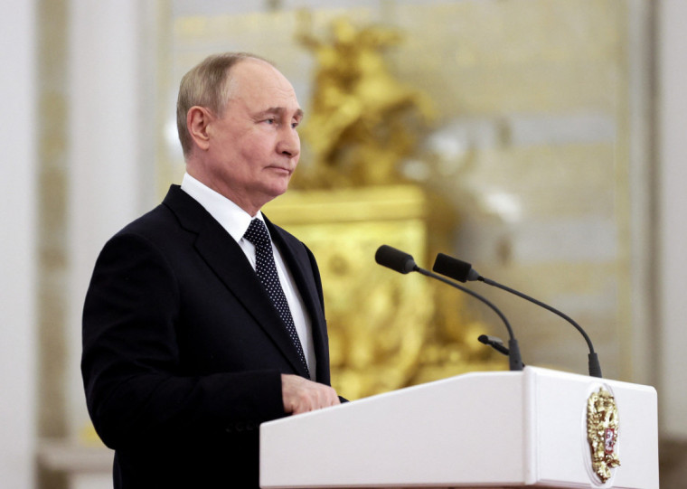 Presidente Putin discursou em uma cerimônia de formatura de oficiais militares no Kremlin