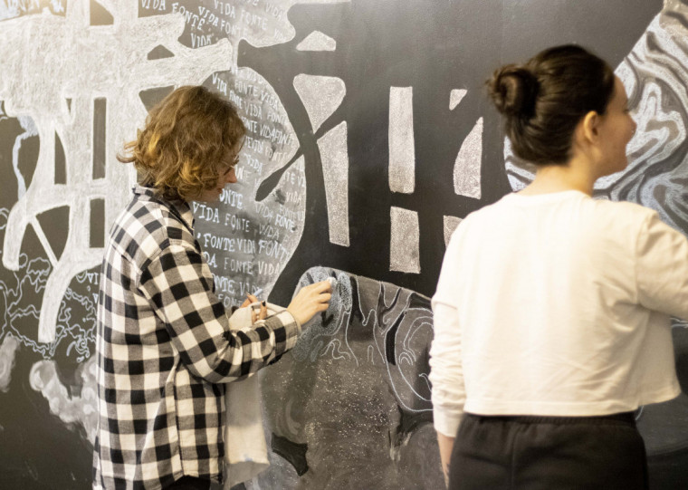 Painel coletivo está em exposição no Centro Cultural da Ufrgs