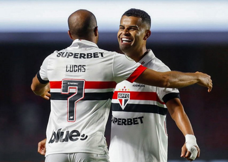 Lucas Moura. com passe de Alisson, fez o gol do São Paulo