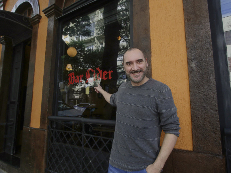 &Aacute;lvaro Lisot &eacute; um dos rostos por tr&aacute;s do Bar L&iacute;der Chopp Foto: THAYN&Aacute; WEISSBACH/JC