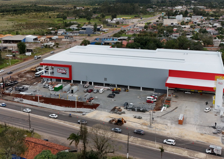 Comercial Zaffari conclui a montagem da loja em bairro de Torres