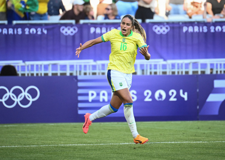 Gabi Nunes marcou o gol que garantiu a vitória brasileira na estreia 