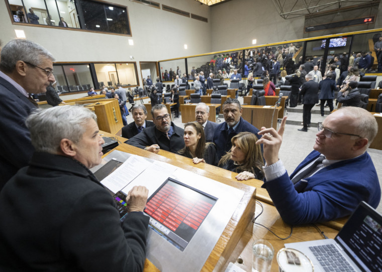 Prefeito deve convocar sessão extraordinária entre os dias 30 e 31, durante recesso parlamentar