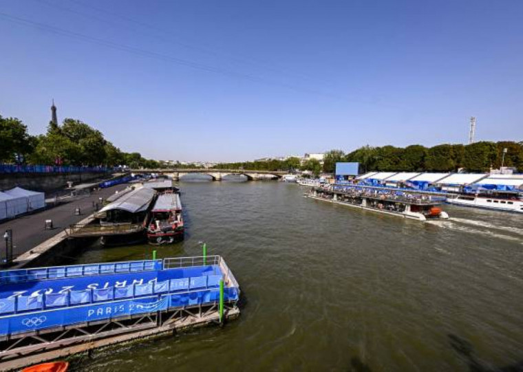 A  decisão de adiar a disputa foi tomada em conjunto com as autoridades municipais de Paris