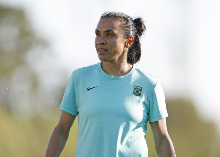 Marta treinou com o elenco e espera estar apta para jogar